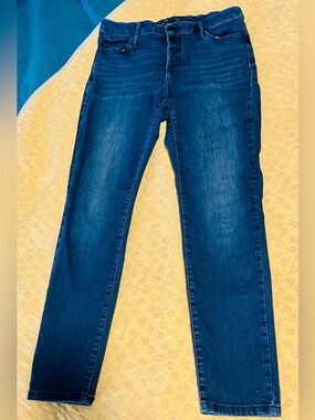Simply Vera Vera Wang High-Rise Button-Fly Skinny Jeans in a medium-to-dark wash